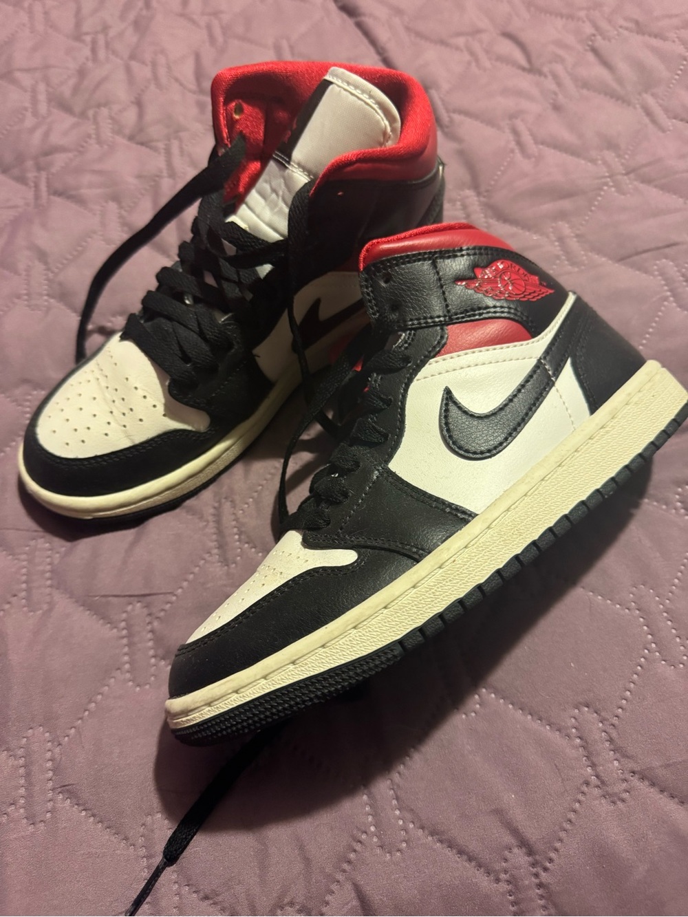 Womens 6 Nike Jordan Black Red White Mid Sneakers